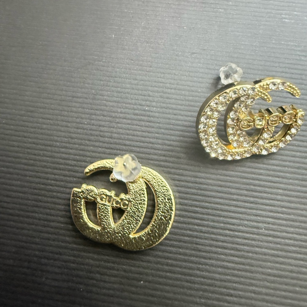 Brand new Gucci Gold tone with rhinestone Crystal Earrings with box - Picture 3 of 3